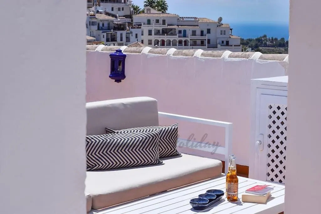 Penthouse 5 Arcos, Frigiliana, 2 Bedroom, Pool, Large Roof Terrace, Bbq And Amazing Views Hansonholiday Rentals Frigiliana