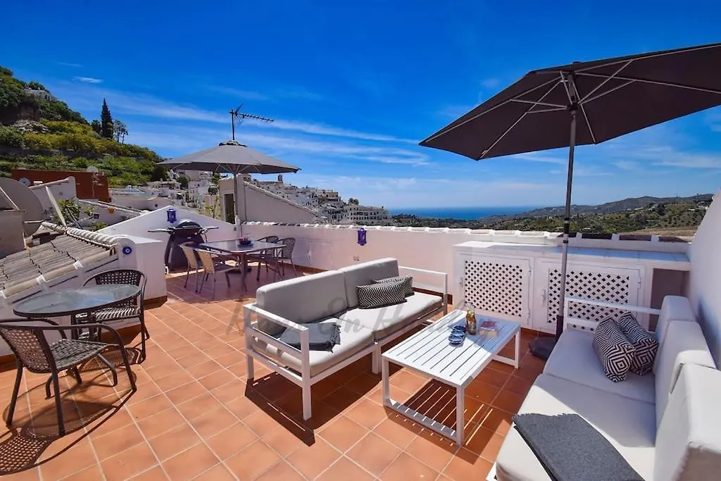 Apartamento Penthouse 5 Arcos, Frigiliana, 2 Bedroom, Pool, Large Roof Terrace, Bbq And Amazing Views Hansonholiday Rentals