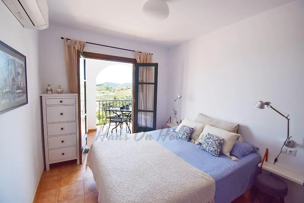 Apartamento Penthouse 5 Arcos, Frigiliana, 2 Bedroom, Pool, Large Roof Terrace, Bbq And Amazing Views Hansonholiday Rentals