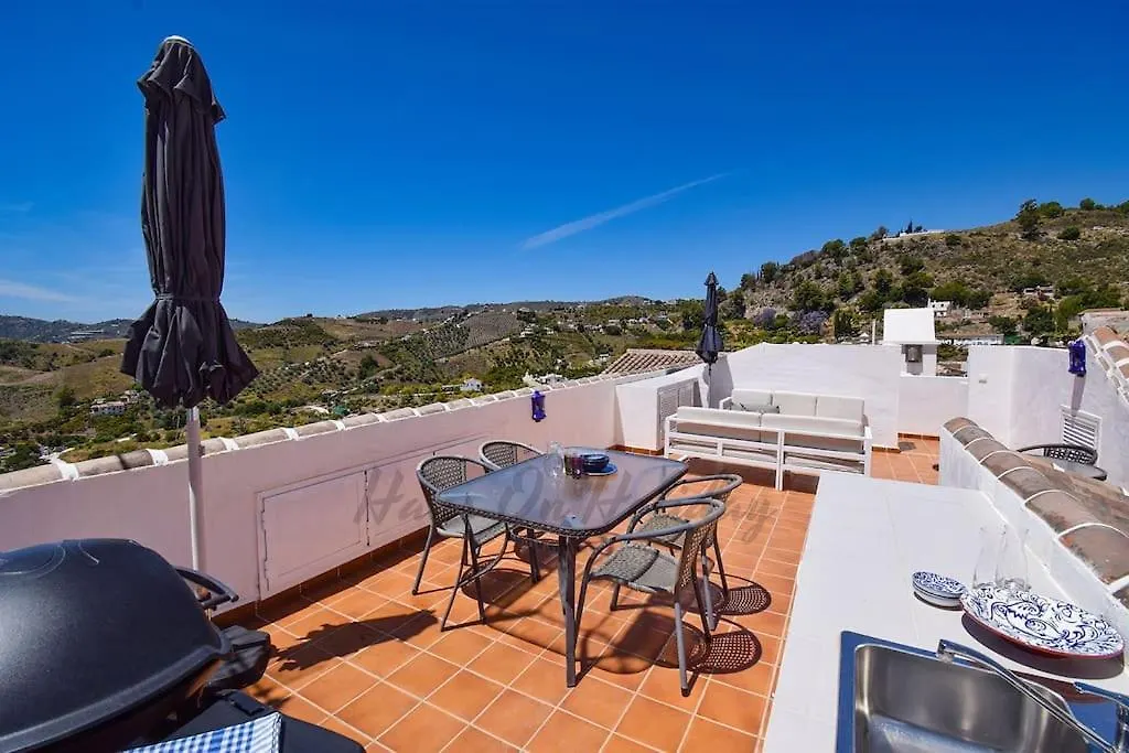 Penthouse 5 Arcos, Frigiliana, 2 Bedroom, Pool, Large Roof Terrace, Bbq And Amazing Views Hansonholiday Rentals 0*, Frigiliana Espanha